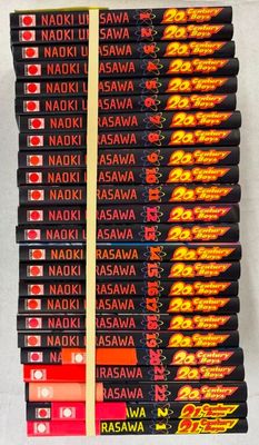 une pile de paquets de cigarettes empilés les uns sur les autres sur une table