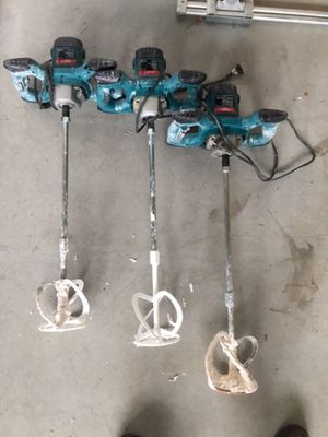 a lot of tools that are sitting on the floor
