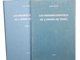 voici deux livres posés l'un sur l'autre sur une surface blanche