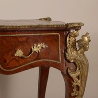 Bureau plat à plateau rectangulaire, de forme galbée toutes … (photo 3)