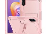 une coque rose dotée d'un support intégré à l'arrière du téléphone