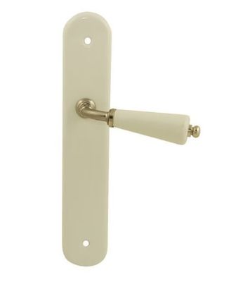un gros plan sur une poignée de porte blanche sur une porte blanche