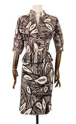 une image d'une robe sur un mannequin mannequin mannequin mannequin mannequin mannequin mannequin mannequin mann