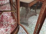 two pieces of furniture that are sitting on the floor