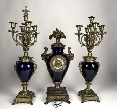 Importante garniture de cheminée en porcelaine gros bleu de …