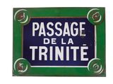 blue and white sign with the words passage de la trinite on it