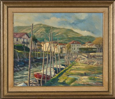 une peinture à l'huile représentant des bateaux amarrés dans un port, avec une montagne en arrière-plan