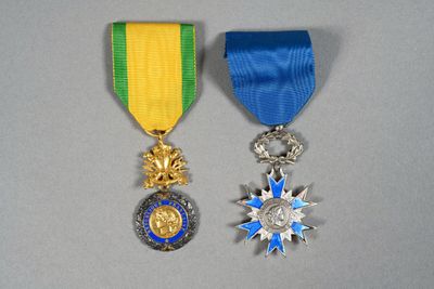 FRANCE. Ordre National du Mérite, chevalier, Médaille Milita…