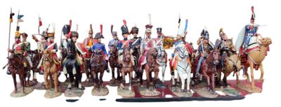 de nombreuses figurines représentant des hommes à cheval et des chevaux