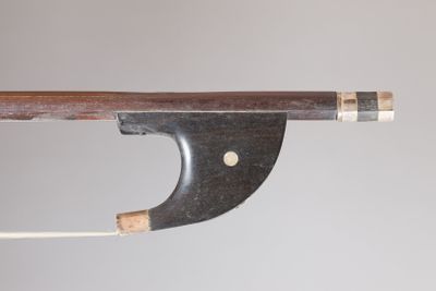 Archet de contrebasse de l'école de BAZIN, en bois exotique,…