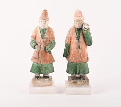 paire de figurines chinoises représentant un homme et une femme