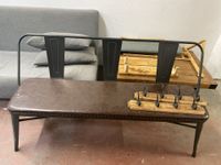 Ensemble comprenant table basse en bois sur roue canapé conv… (photo 4)