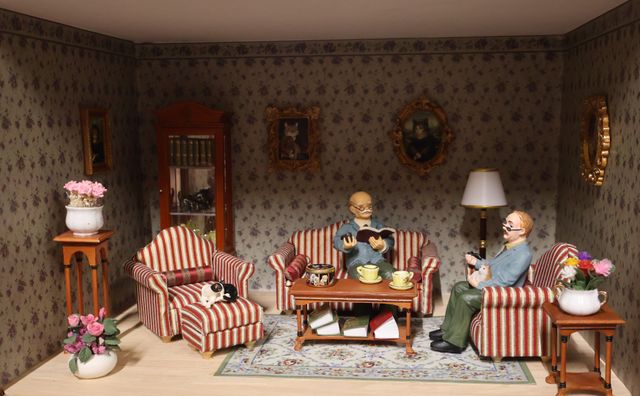Diorama. Composition miniature, dans une vitrine en bois, vitre e...