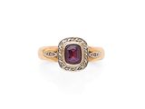 une bague en rubis et diamants