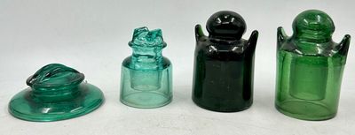 4 / A4 / Lot d'isolateurs en verre.