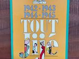 un livre posé sur une table en bois