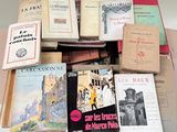 many books that are sitting on top of each other