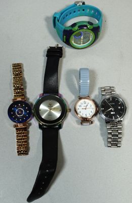 Lot de 5 montres en l'état