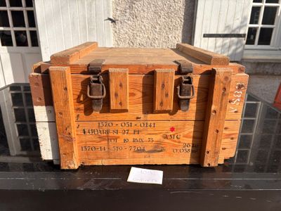 Ancienne caisse Militaire, dimensions exterieur: Largeur 48 …