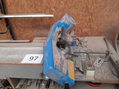 a machine that is sitting on a table in a room