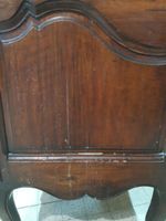 Commode en noyer mouluré, façade arbalète ouvrant à deux tir… (photo 5)