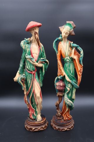 Paire de figurine asiatiques en résine. H 48 cm