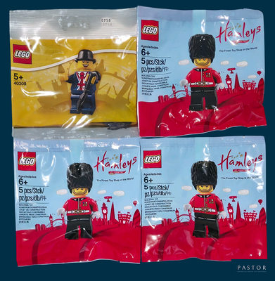 quatre figurines Lego représentant un soldat britannique sur fond bleu