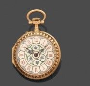 une montre de poche ancienne en or, avec des chiffres romains sur le cadran