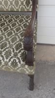 Fauteuil en noyer sculpté et mouluré, reposant sur quatre pi… (photo 3)