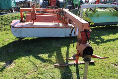 Faucheuse conditionneuse Kverneland Modèle semi portée