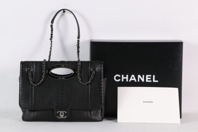 Sac cabas Chanel en cuir de python noir avec anses en chaîne