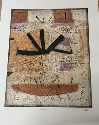 la photo d'une photo représentant une horloge posée sur une table