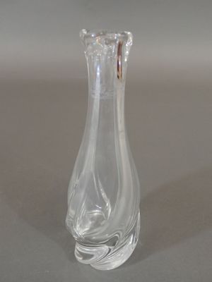 SAINT-LOUIS, Vase soliflore en cristal de forme torsadée, Ha…
