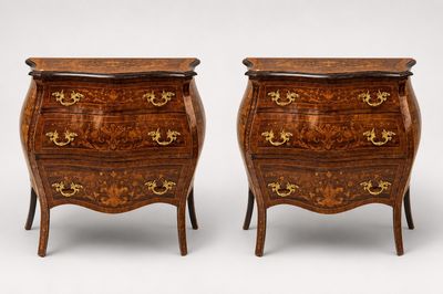 paire de commodes de style Louis XV en noyer et marqueterie