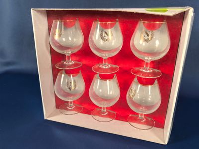 Suite de 6 verres à cognac décor Napoléonien, en boite d'ori…
