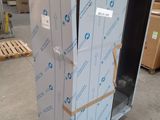 une armoire métallique dont la porte a été recouverte d'un revêtement