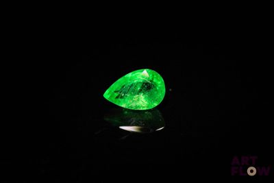 a green diamond in the dark