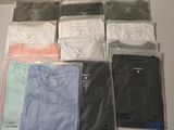 de nombreux modèles différents de t-shirts dans le colis