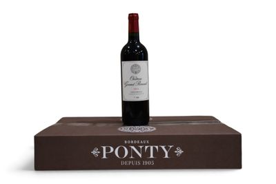 une bouteille de vin posée sur un carton