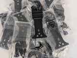 de nombreux objets en plastique qui ont été emballés dans du plastique