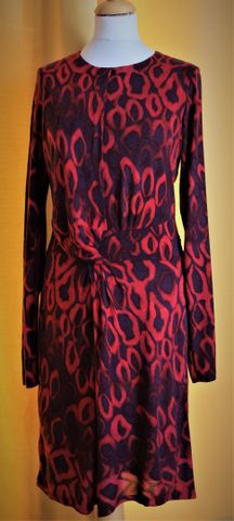 HUGO BOSS – Robe à manches longues, doublée, en viscose. Motif ef...