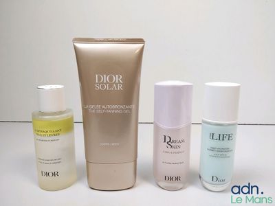 Lot de 4 produits cosmétiques DIOR - NEUFS, certains marqués…
