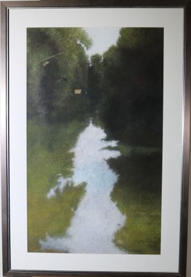 tableau représentant une rivière traversant une forêt verdoyante et luxuriante, peuplée d'arbres