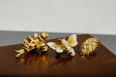 Ensemble de deux pins et un broche en métal doré à broche fi…