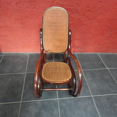 Rocking chair en rotin et cannage pour enfant dans le goût d…