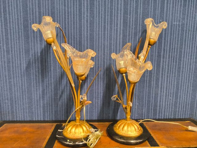 Paire de lampes à 3 bras de lumière structure métal peint doré et...