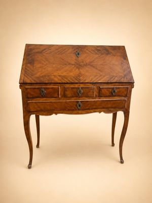 Petit bureau de pente en marqueterie de bois de placage de b…