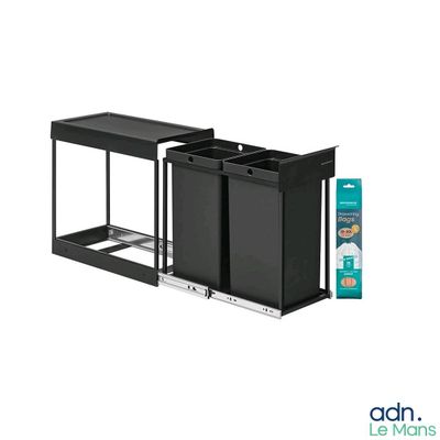 deux poubelles noires posées l'une à côté de l'autre sur une surface blanche