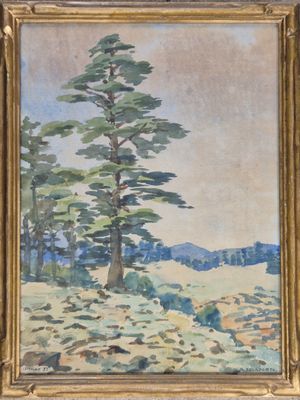 un tableau représentant un arbre solitaire dans un champ, avec des collines en arrière-plan