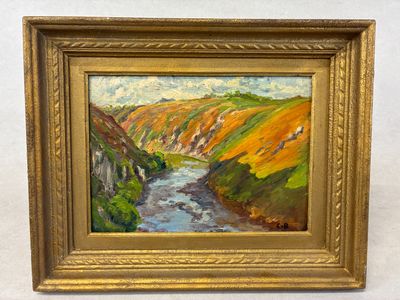 une peinture à l'huile représentant une rivière qui traverse une vallée, avec des collines en arrière-plan